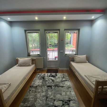 City Park Hostel Приштина Экстерьер фото