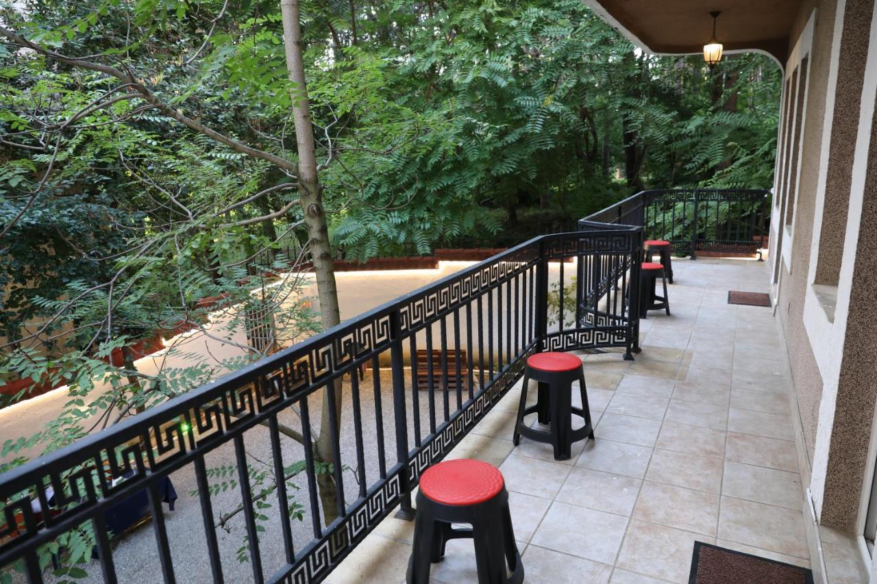 City Park Hostel Приштина Экстерьер фото