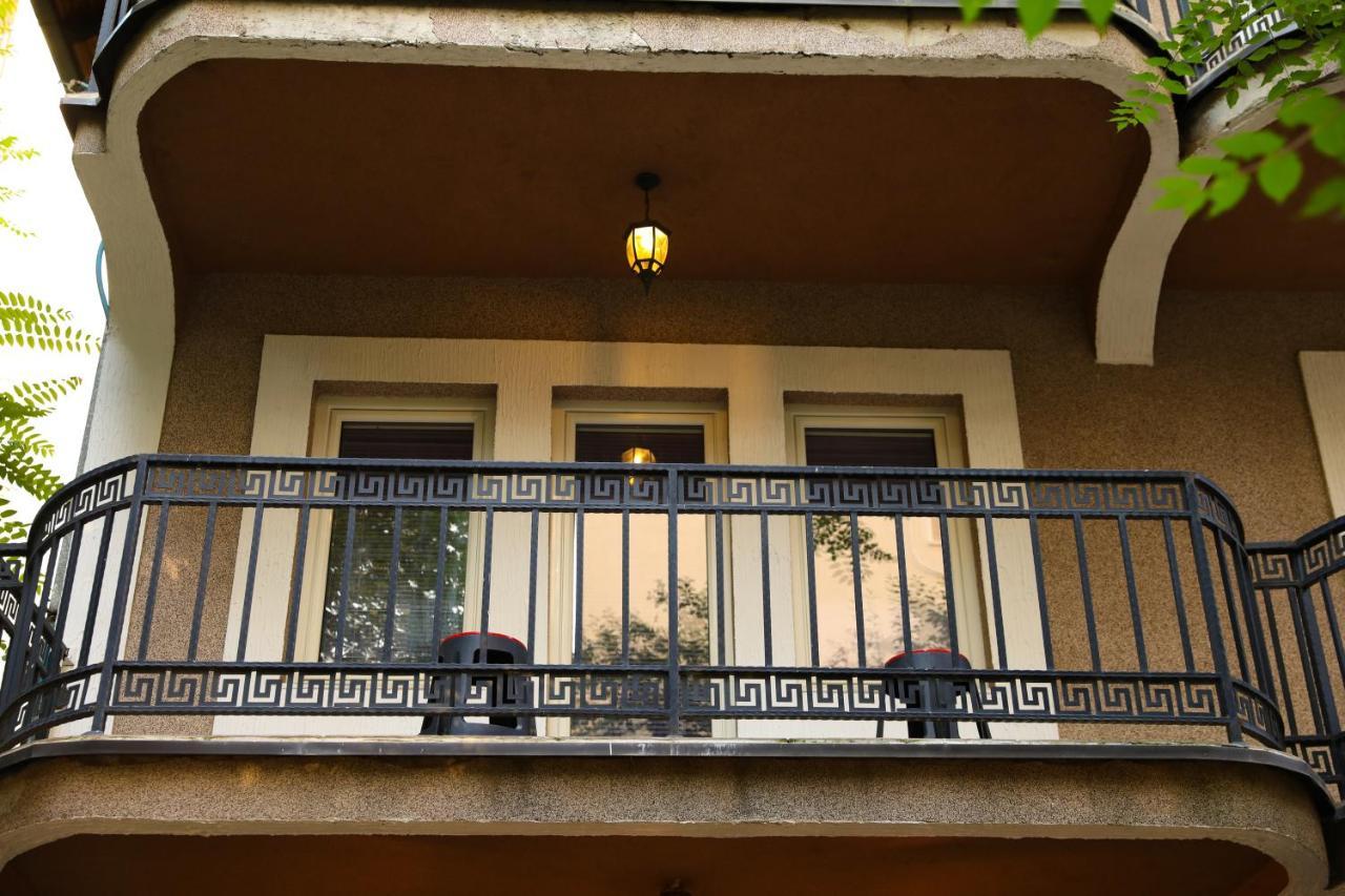City Park Hostel Приштина Экстерьер фото