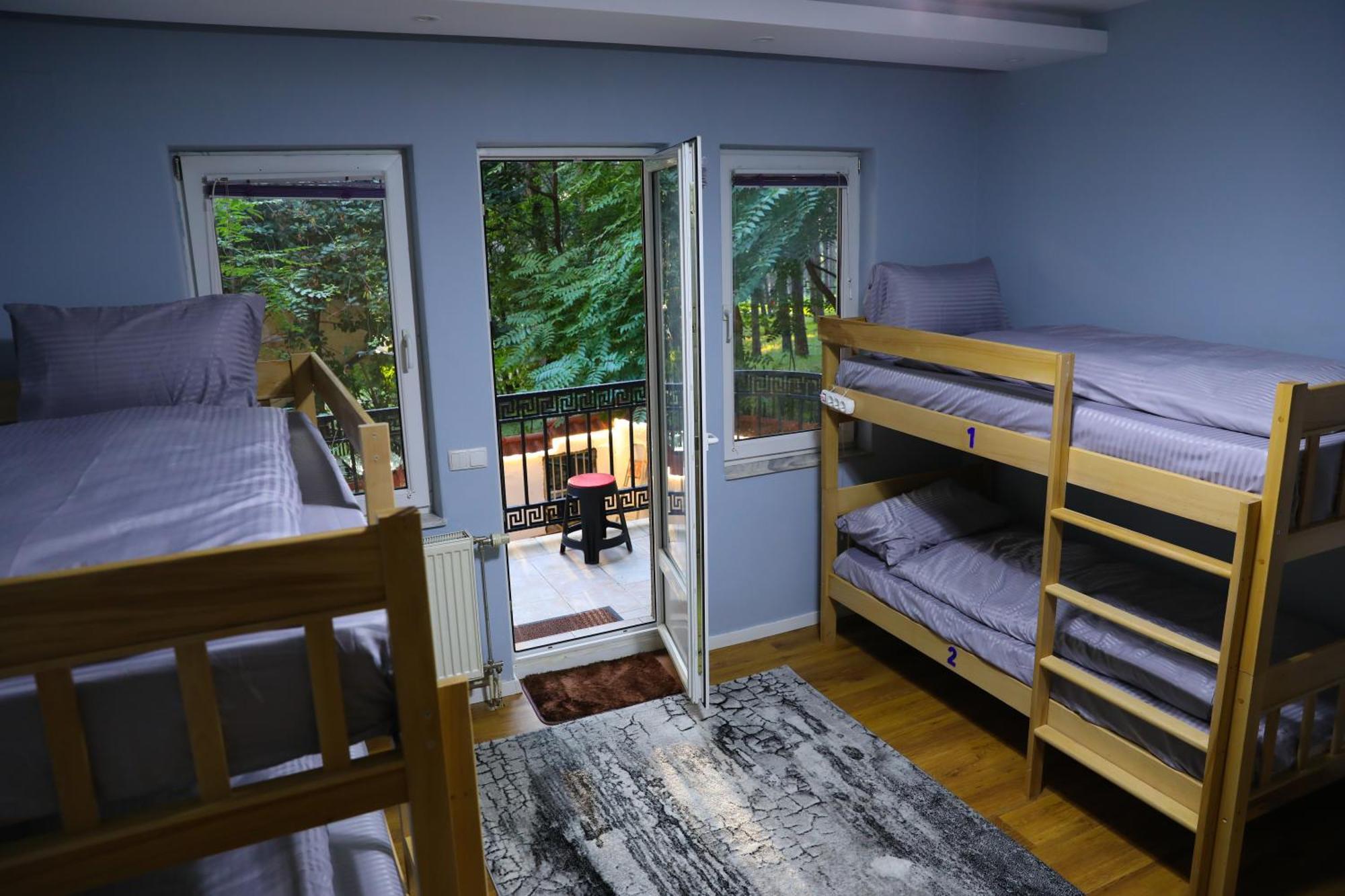 City Park Hostel Приштина Экстерьер фото