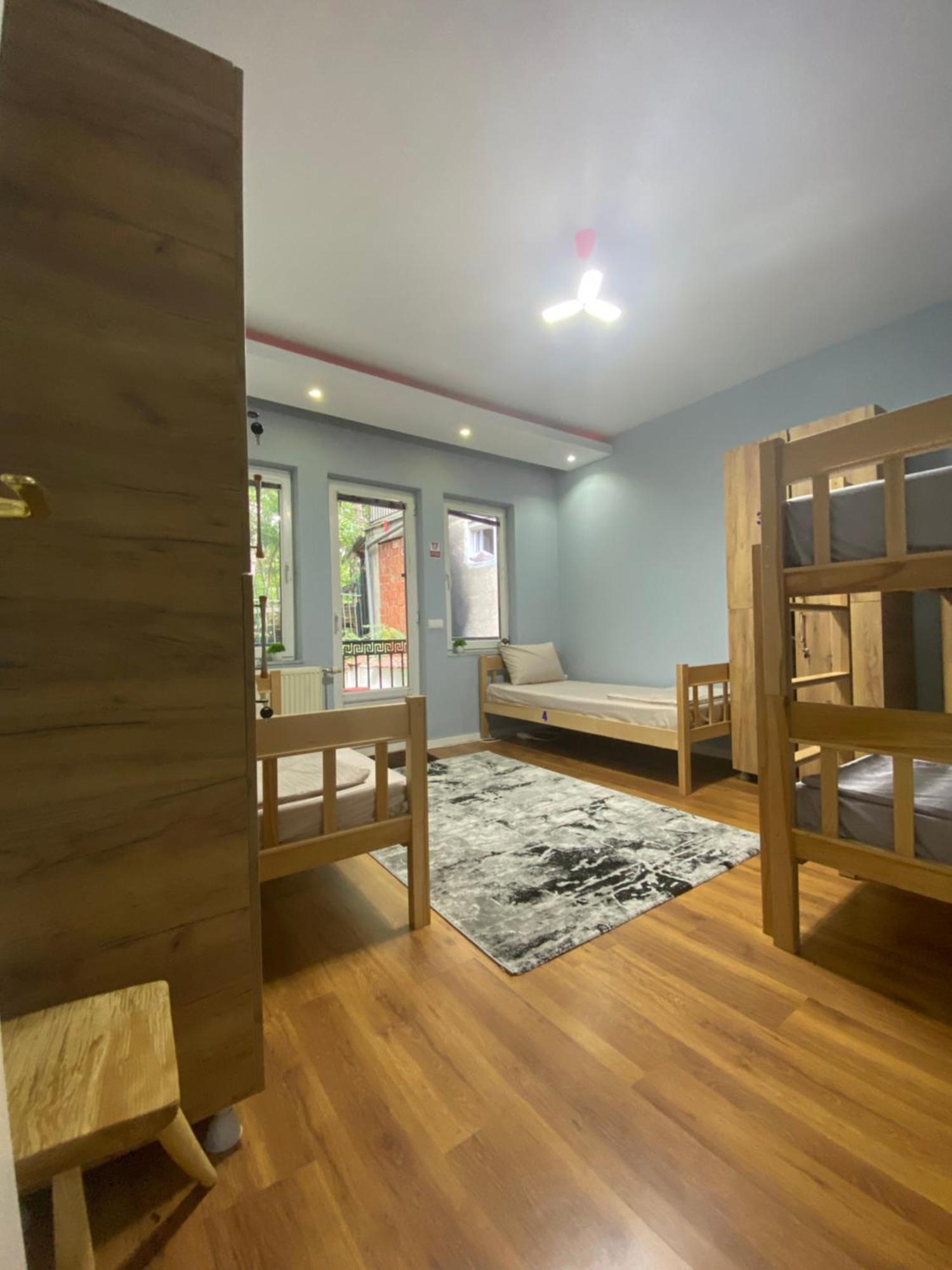 City Park Hostel Приштина Экстерьер фото